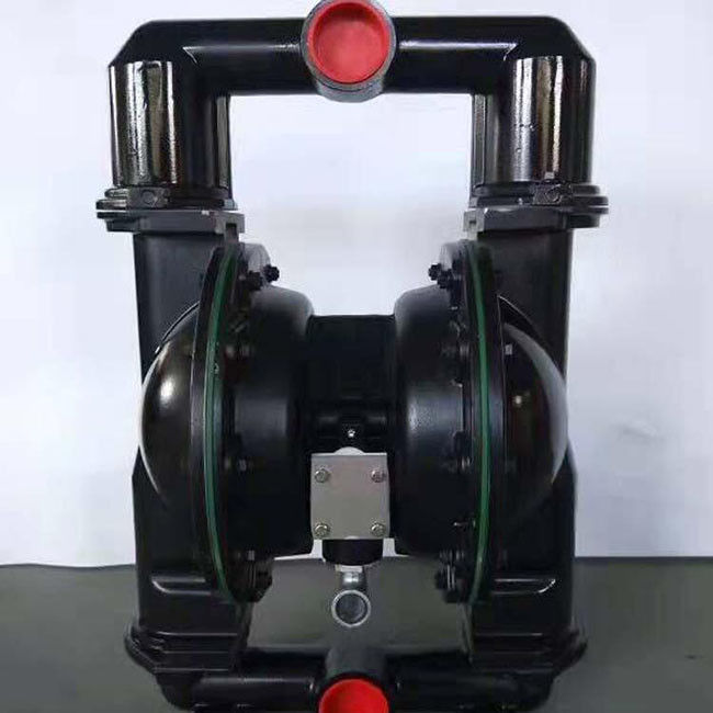Bomba de diafragma resistente a produtos químicos eficiente 1/2-2 polegadas Taxa de fluxo de entrada / saída 2,5-100 Gpm